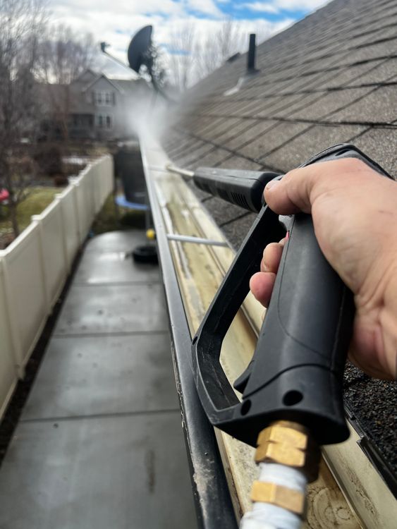 Sample close-up of a gutter-cleaning pressure nozzle